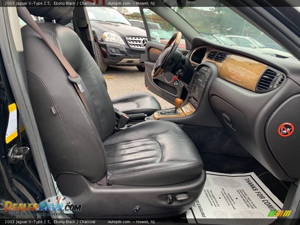 2003 Jaguar X-Type 2.5 Ebony Black / Charcoal Photo #12