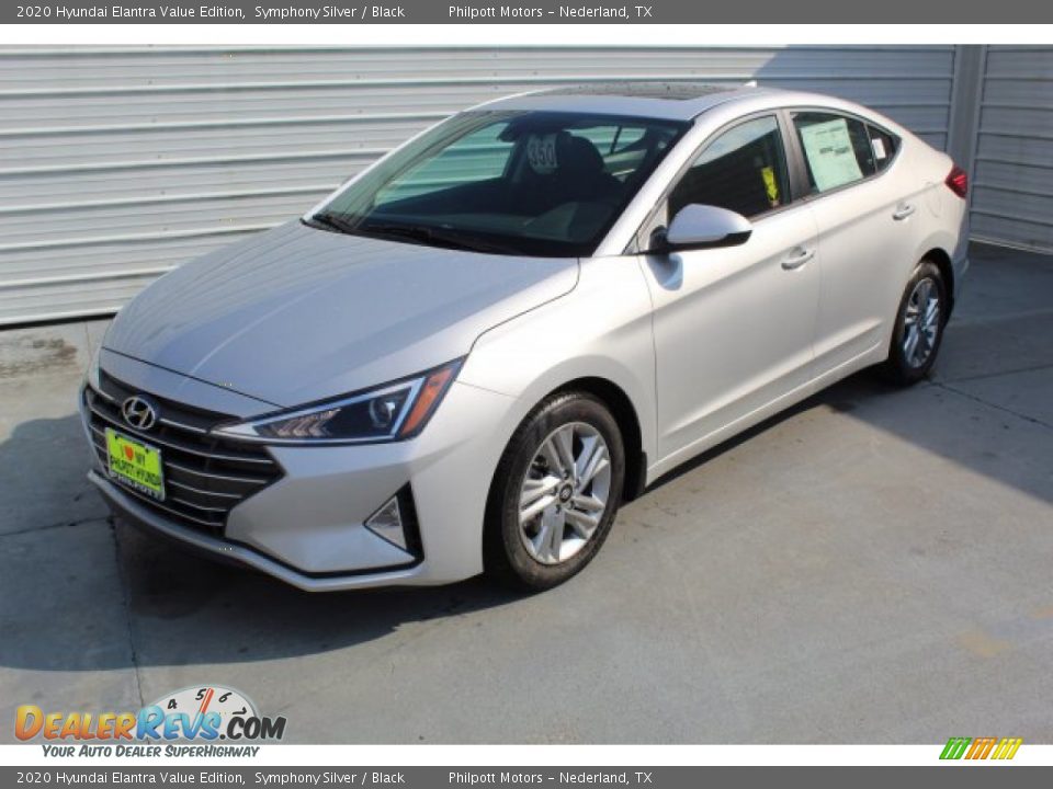 Front 3/4 View of 2020 Hyundai Elantra Value Edition Photo #4