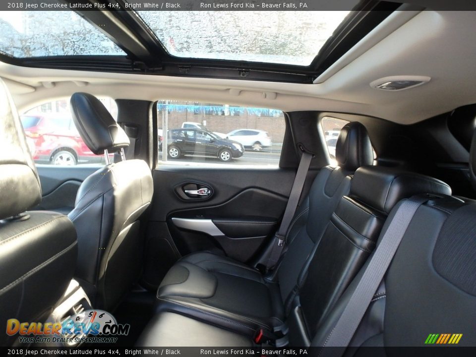 2018 Jeep Cherokee Latitude Plus 4x4 Bright White / Black Photo #14