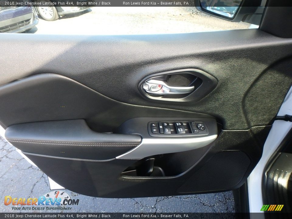 2018 Jeep Cherokee Latitude Plus 4x4 Bright White / Black Photo #16