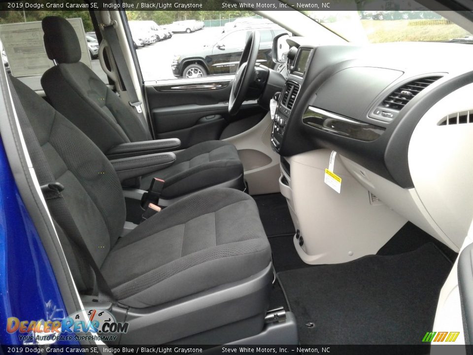 2019 Dodge Grand Caravan SE Indigo Blue / Black/Light Graystone Photo #16