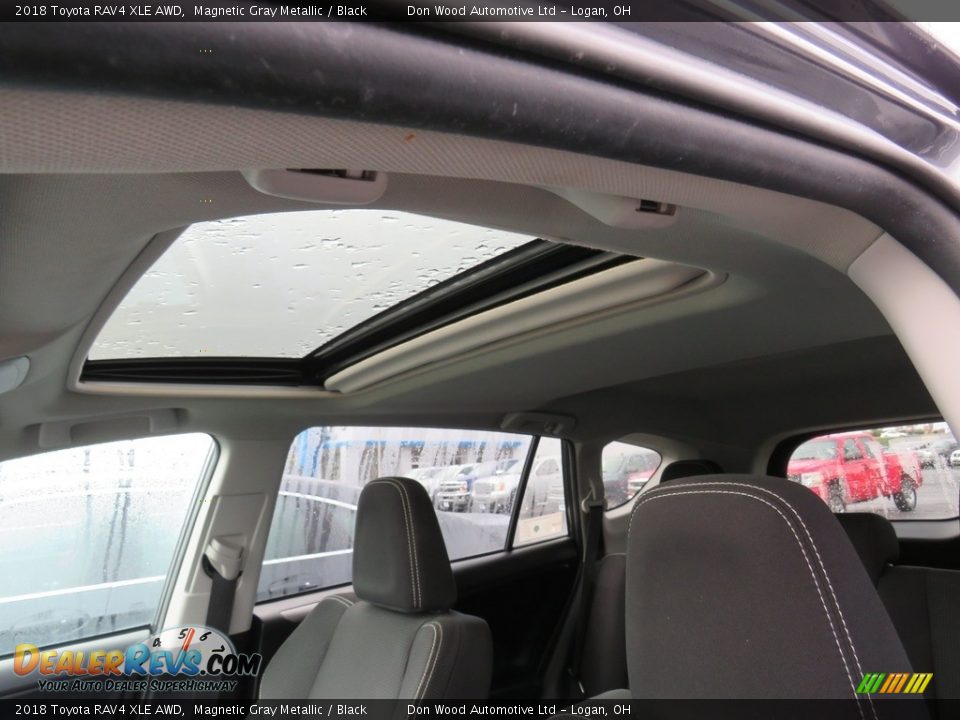 2018 Toyota RAV4 XLE AWD Magnetic Gray Metallic / Black Photo #2