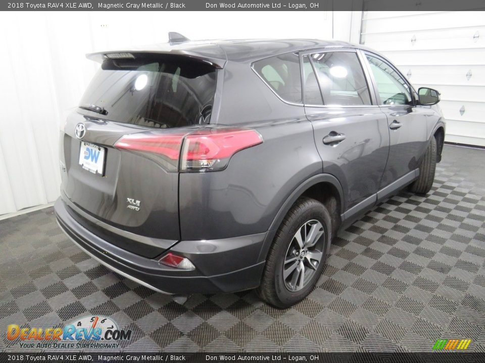 2018 Toyota RAV4 XLE AWD Magnetic Gray Metallic / Black Photo #16
