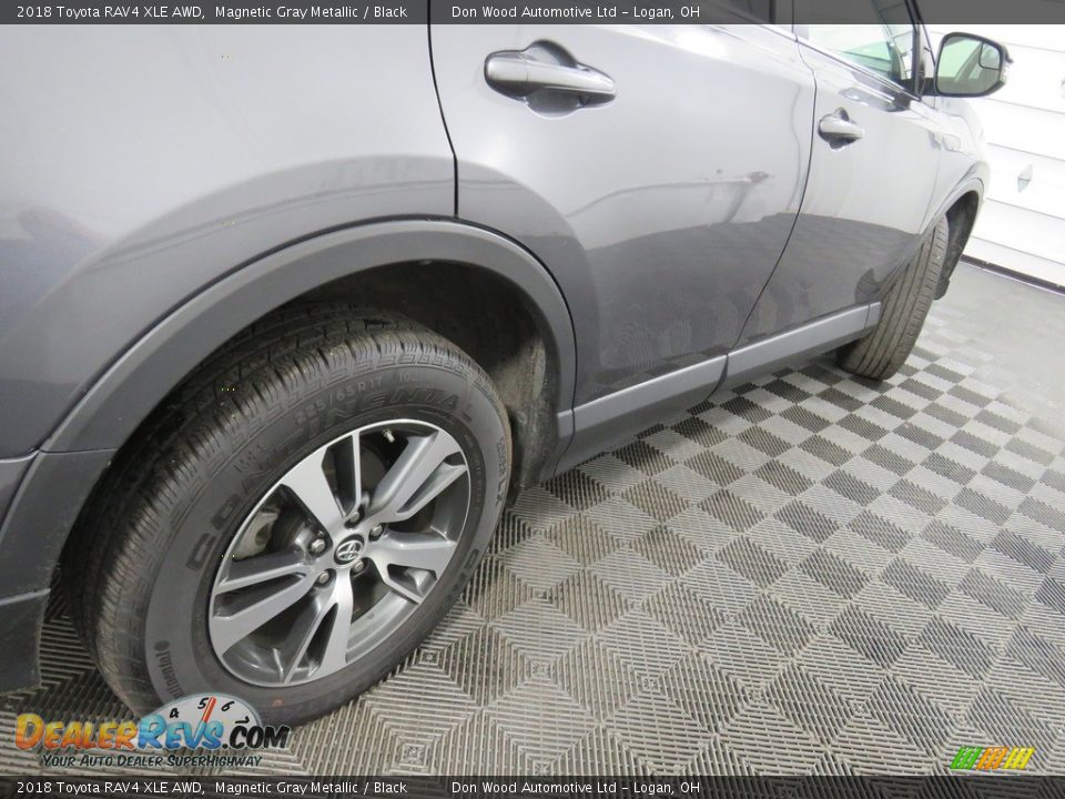 2018 Toyota RAV4 XLE AWD Magnetic Gray Metallic / Black Photo #17
