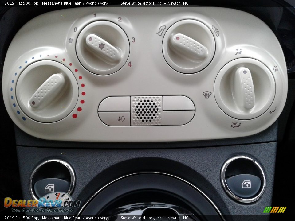 Controls of 2019 Fiat 500 Pop Photo #22