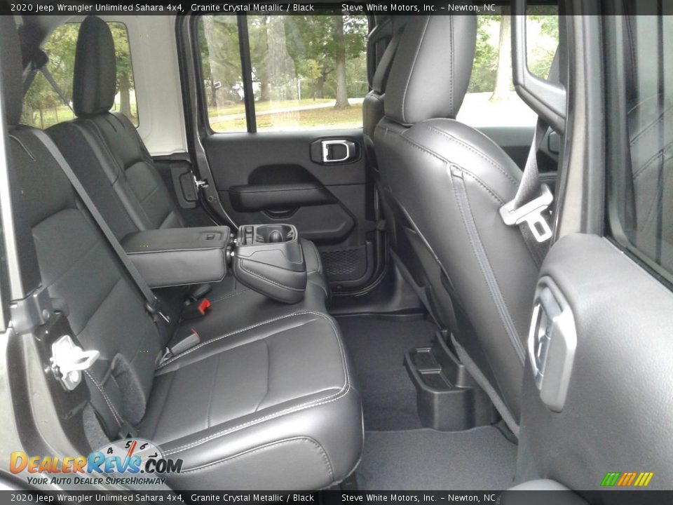 2020 Jeep Wrangler Unlimited Sahara 4x4 Granite Crystal Metallic / Black Photo #13
