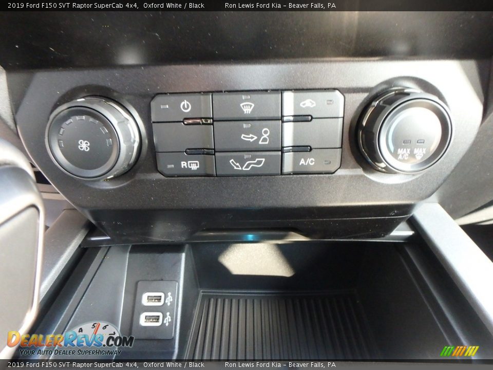 Controls of 2019 Ford F150 SVT Raptor SuperCab 4x4 Photo #18