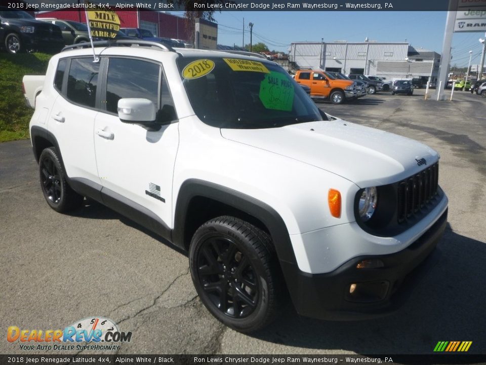 Front 3/4 View of 2018 Jeep Renegade Latitude 4x4 Photo #7