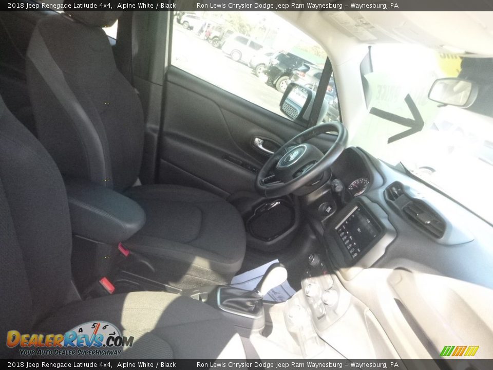 2018 Jeep Renegade Latitude 4x4 Alpine White / Black Photo #10