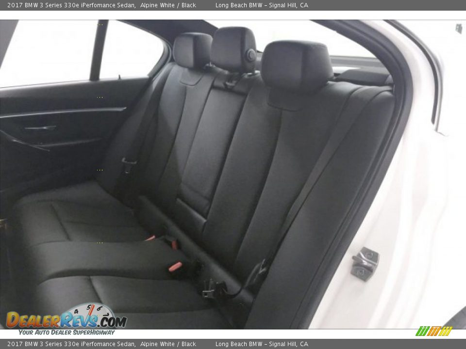 2017 BMW 3 Series 330e iPerfomance Sedan Alpine White / Black Photo #33
