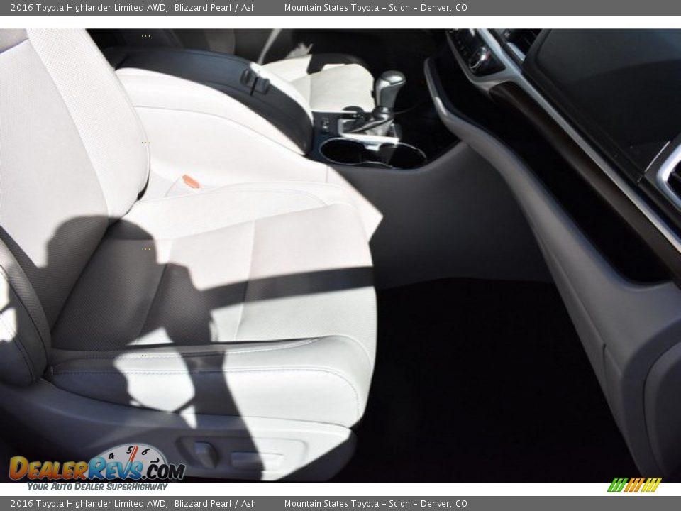 2016 Toyota Highlander Limited AWD Blizzard Pearl / Ash Photo #18