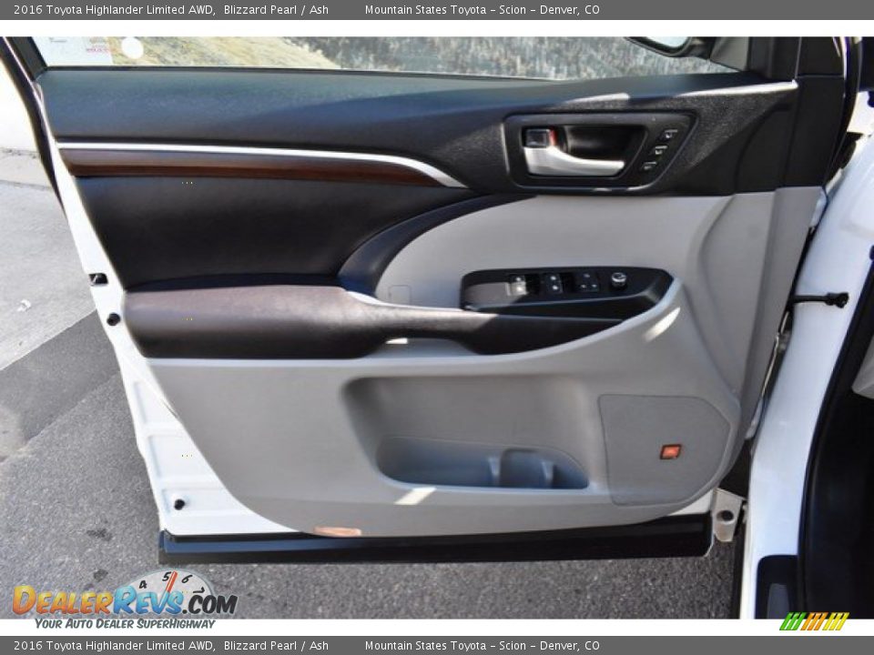 2016 Toyota Highlander Limited AWD Blizzard Pearl / Ash Photo #26