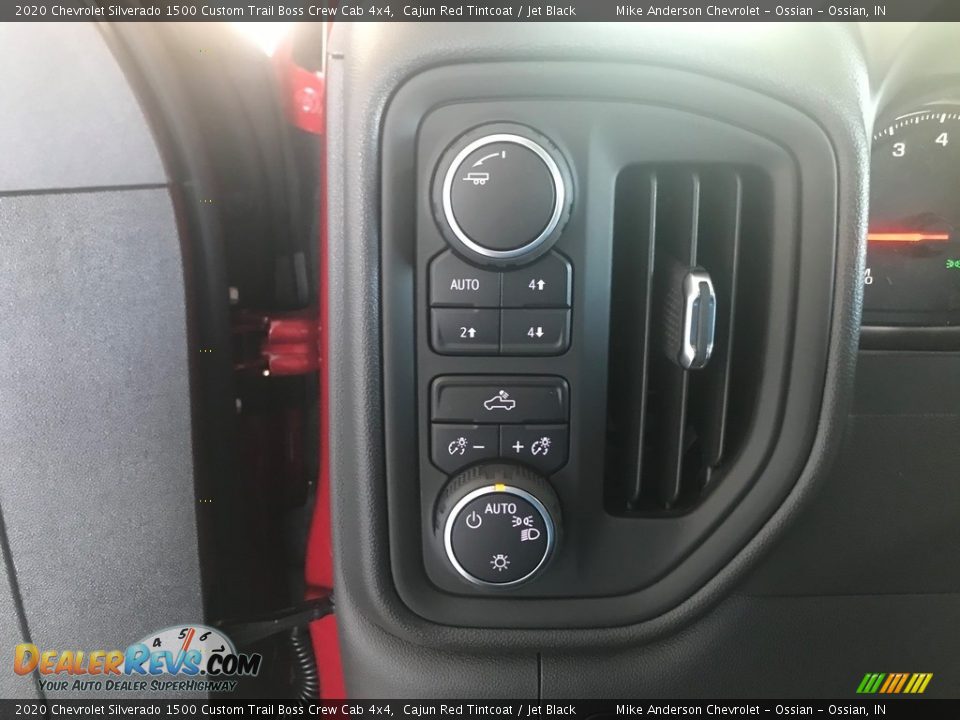 2020 Chevrolet Silverado 1500 Custom Trail Boss Crew Cab 4x4 Cajun Red Tintcoat / Jet Black Photo #16