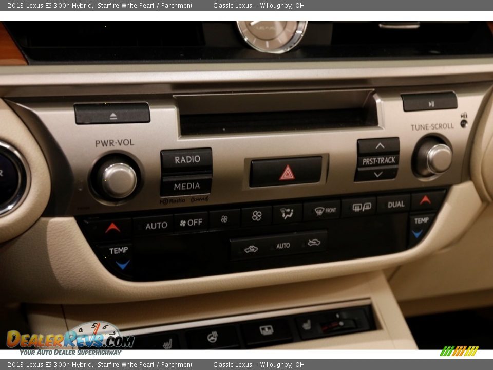 2013 Lexus ES 300h Hybrid Starfire White Pearl / Parchment Photo #16