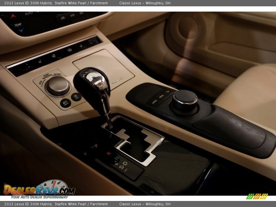 2013 Lexus ES 300h Hybrid Starfire White Pearl / Parchment Photo #17