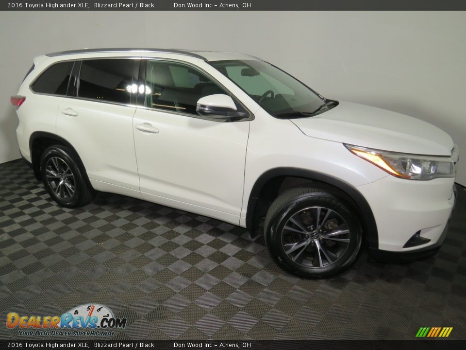 2016 Toyota Highlander XLE Blizzard Pearl / Black Photo #2