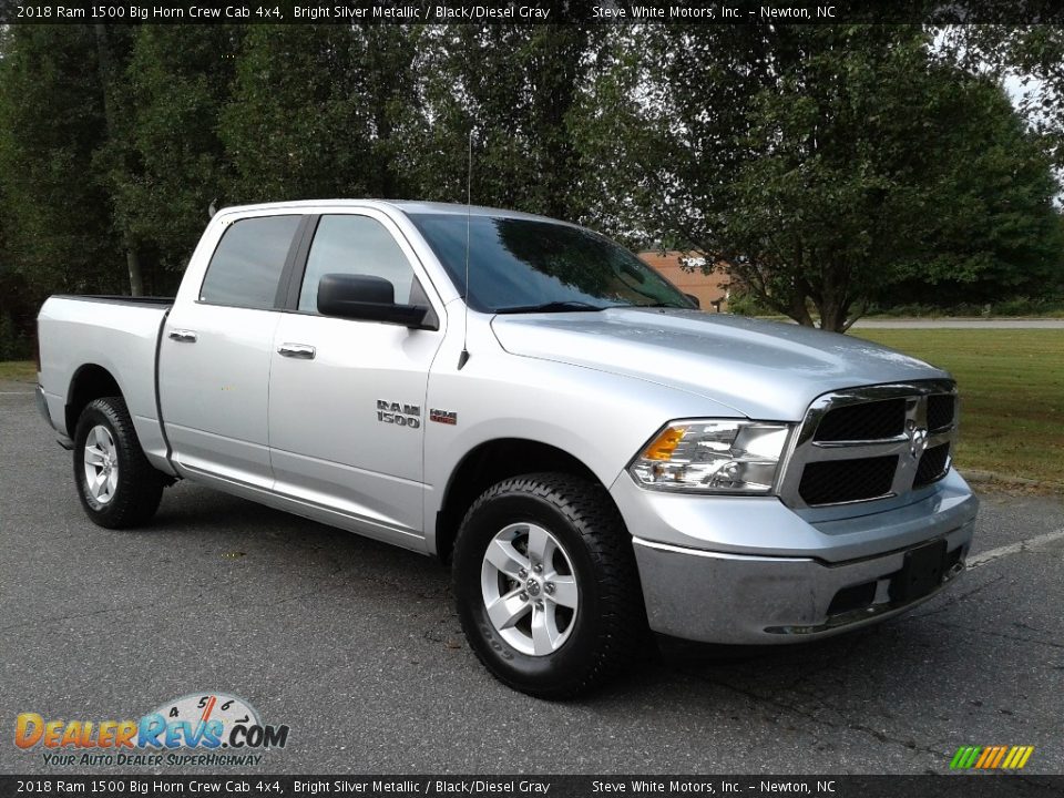 Front 3/4 View of 2018 Ram 1500 Big Horn Crew Cab 4x4 Photo #4