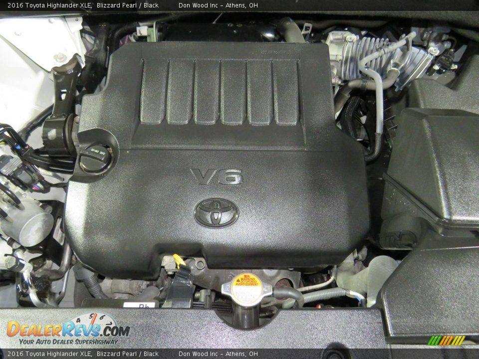 2016 Toyota Highlander XLE Blizzard Pearl / Black Photo #6