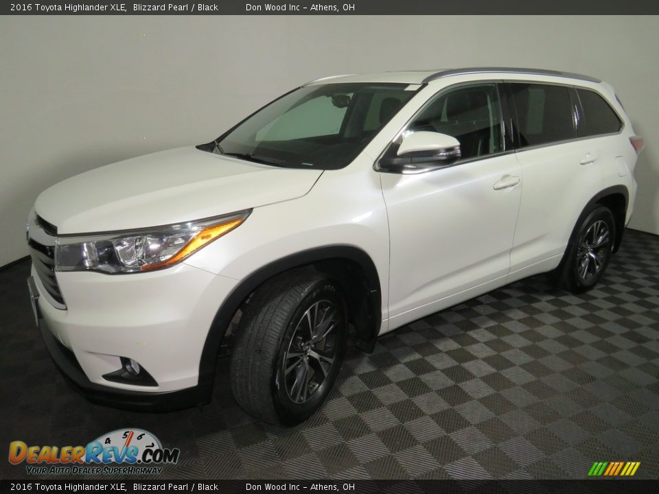 2016 Toyota Highlander XLE Blizzard Pearl / Black Photo #7