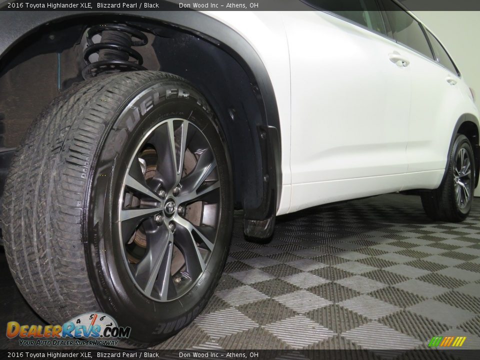 2016 Toyota Highlander XLE Blizzard Pearl / Black Photo #8