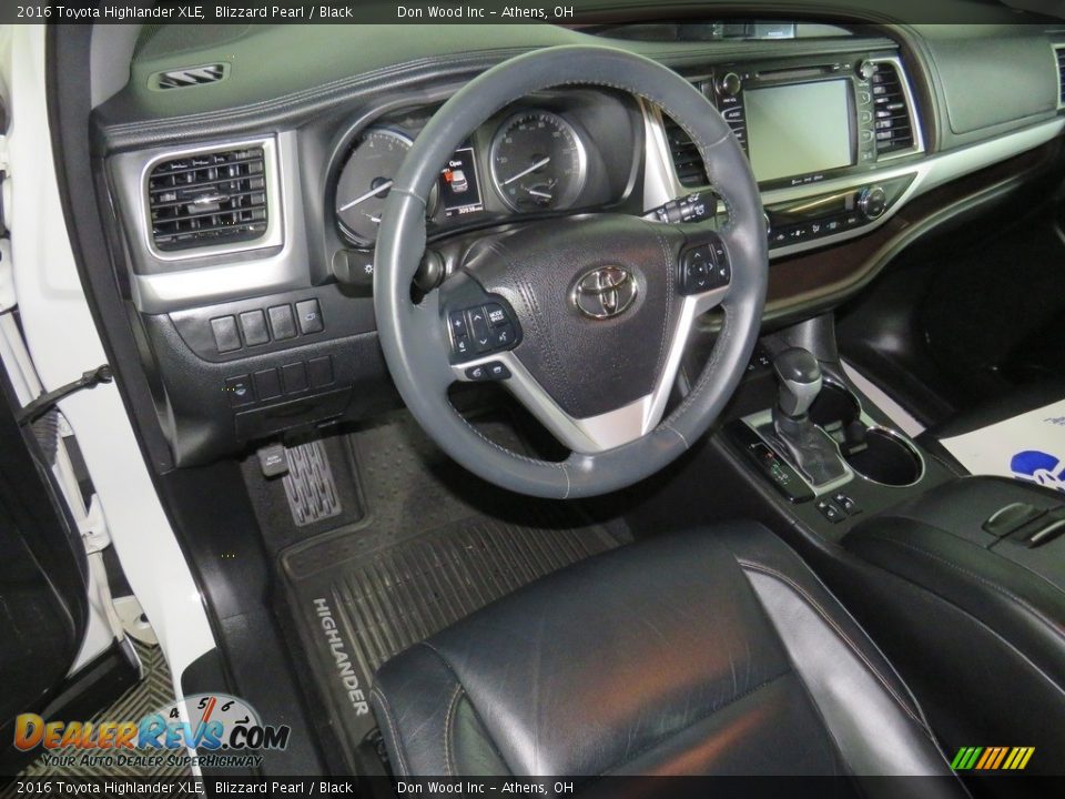 2016 Toyota Highlander XLE Blizzard Pearl / Black Photo #19