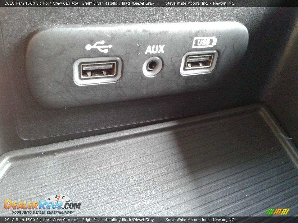 2018 Ram 1500 Big Horn Crew Cab 4x4 Bright Silver Metallic / Black/Diesel Gray Photo #23