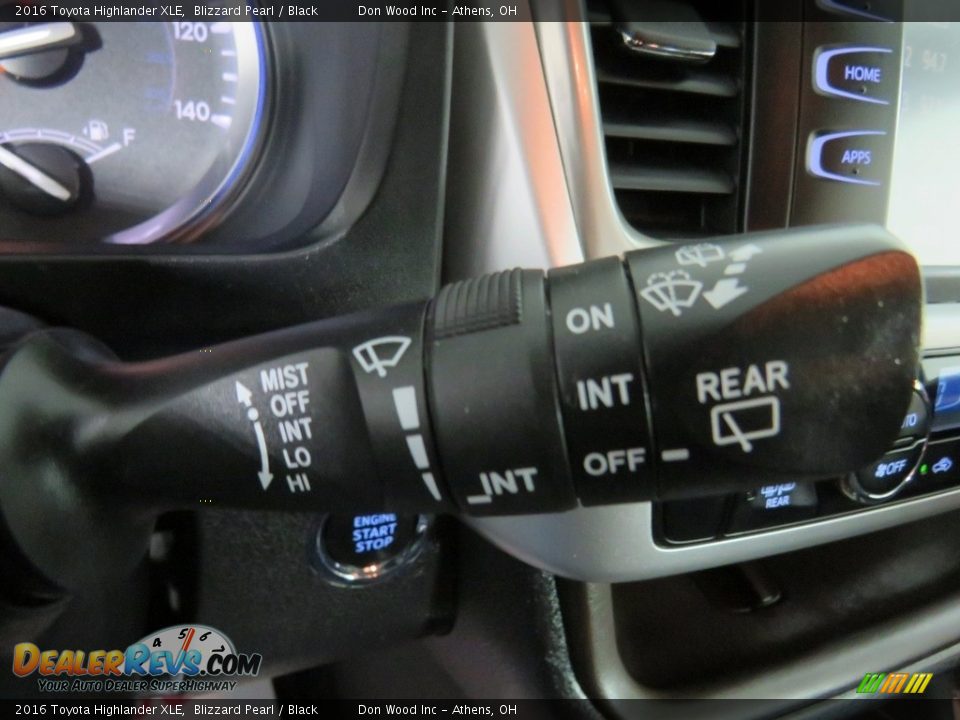 2016 Toyota Highlander XLE Blizzard Pearl / Black Photo #32