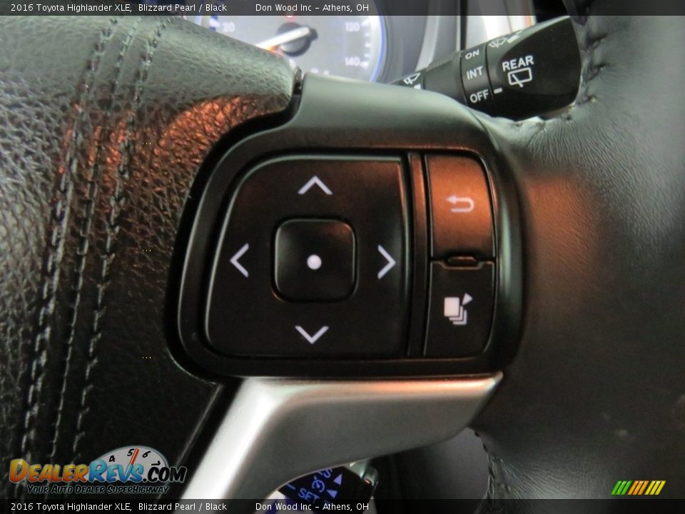 2016 Toyota Highlander XLE Blizzard Pearl / Black Photo #35