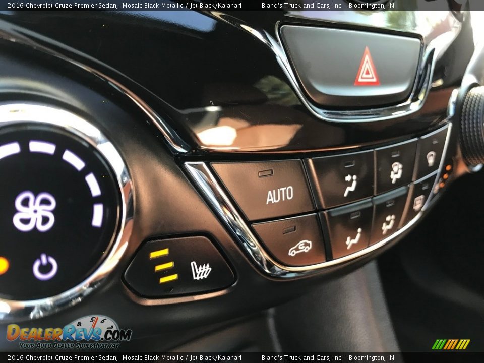 2016 Chevrolet Cruze Premier Sedan Mosaic Black Metallic / Jet Black/Kalahari Photo #30
