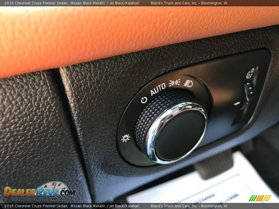 2016 Chevrolet Cruze Premier Sedan Mosaic Black Metallic / Jet Black/Kalahari Photo #32