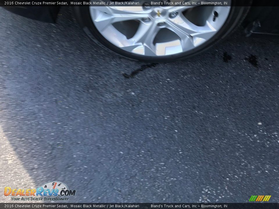2016 Chevrolet Cruze Premier Sedan Mosaic Black Metallic / Jet Black/Kalahari Photo #34