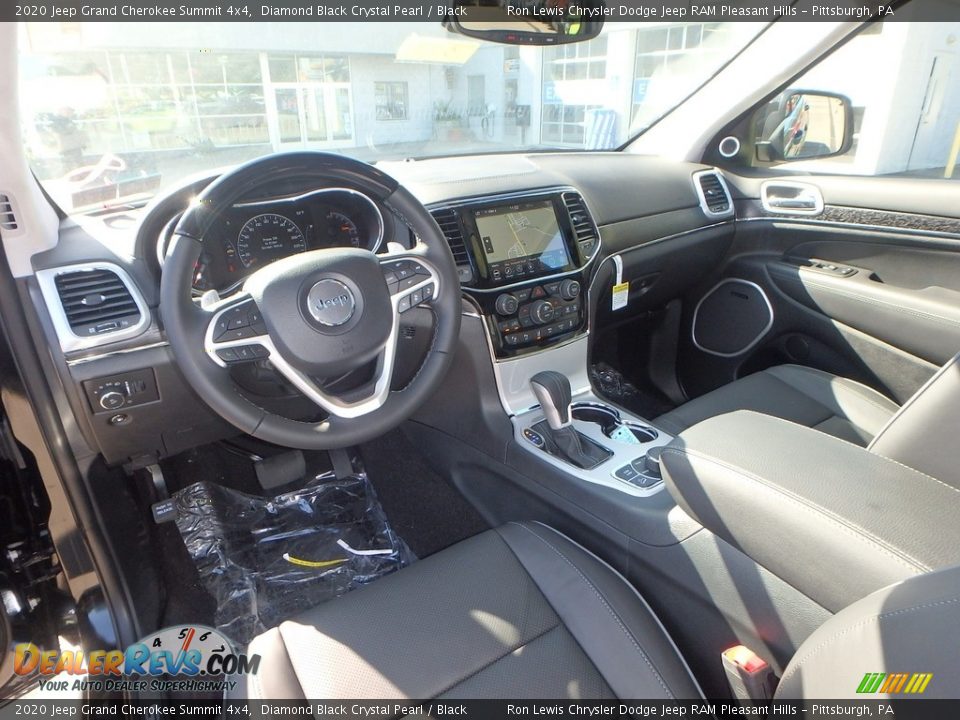 Dashboard of 2020 Jeep Grand Cherokee Summit 4x4 Photo #13