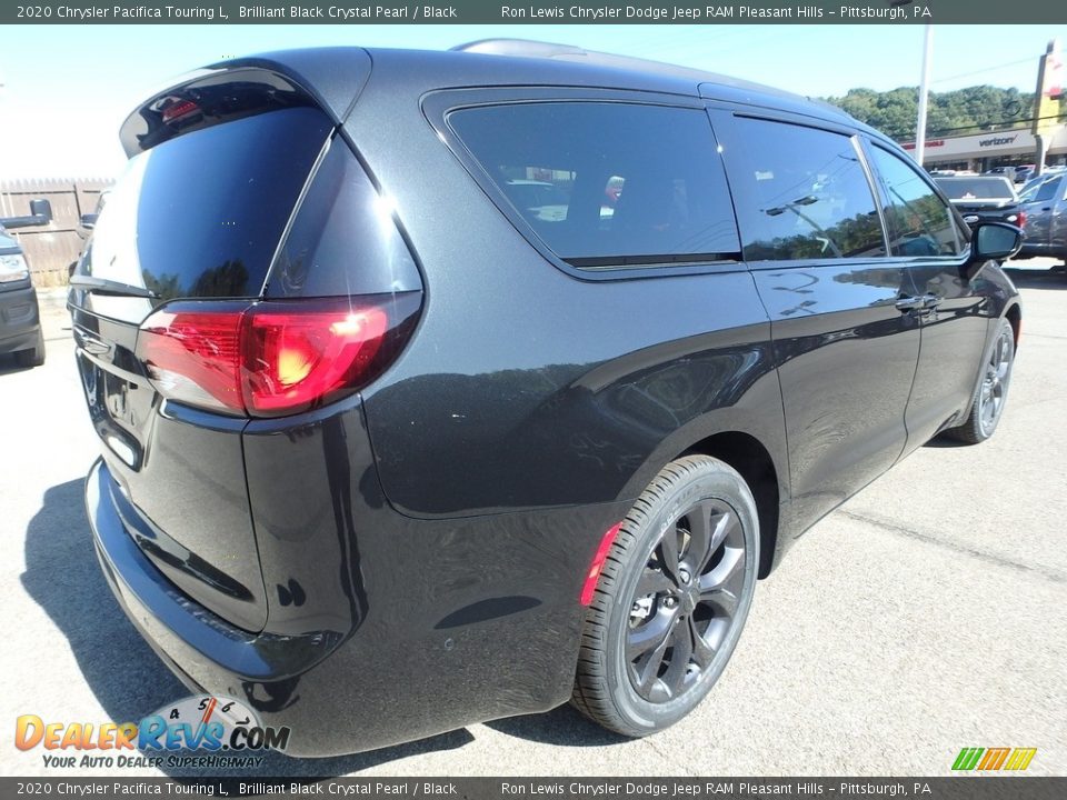 2020 Chrysler Pacifica Touring L Brilliant Black Crystal Pearl / Black Photo #6