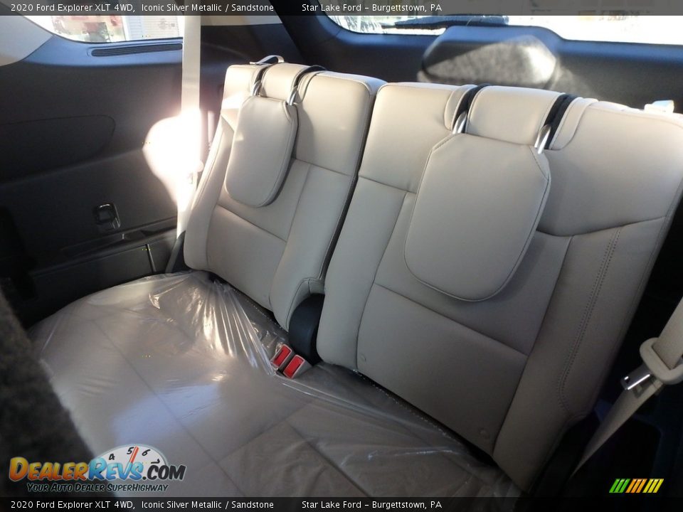 2020 Ford Explorer XLT 4WD Iconic Silver Metallic / Sandstone Photo #15