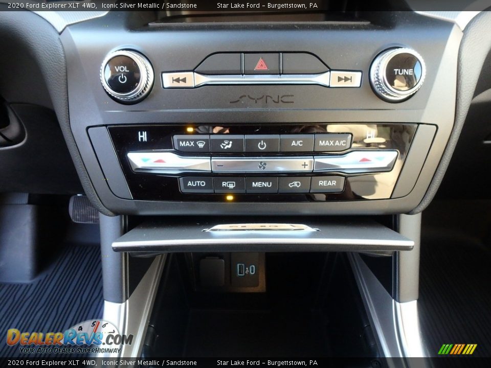 Controls of 2020 Ford Explorer XLT 4WD Photo #19