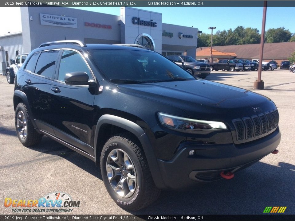 2019 Jeep Cherokee Trailhawk 4x4 Diamond Black Crystal Pearl / Black Photo #1