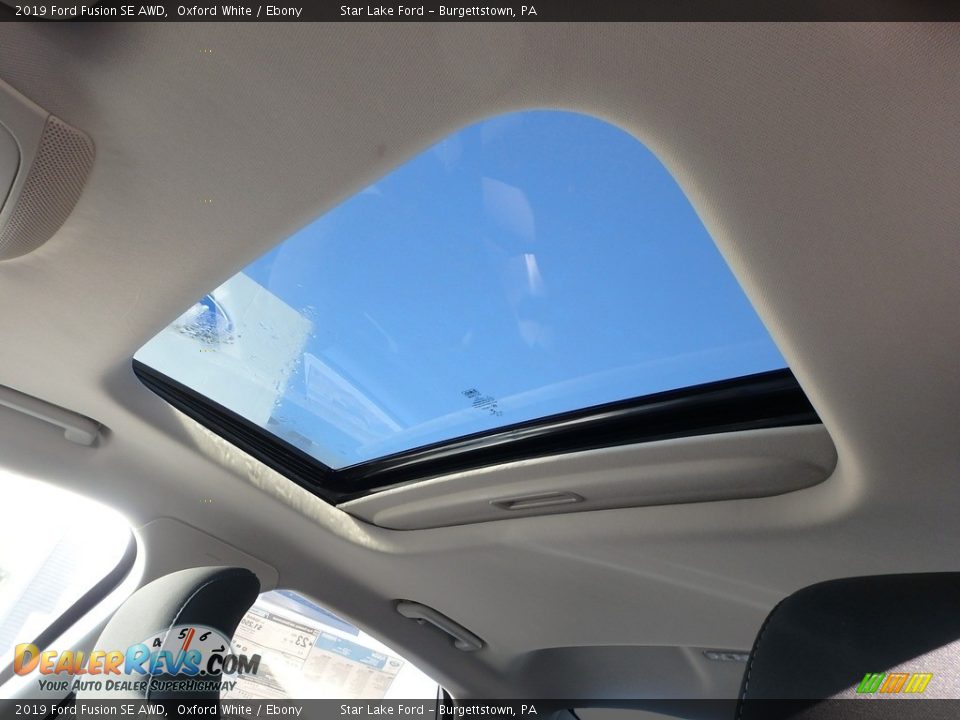 2019 Ford Fusion SE AWD Oxford White / Ebony Photo #12