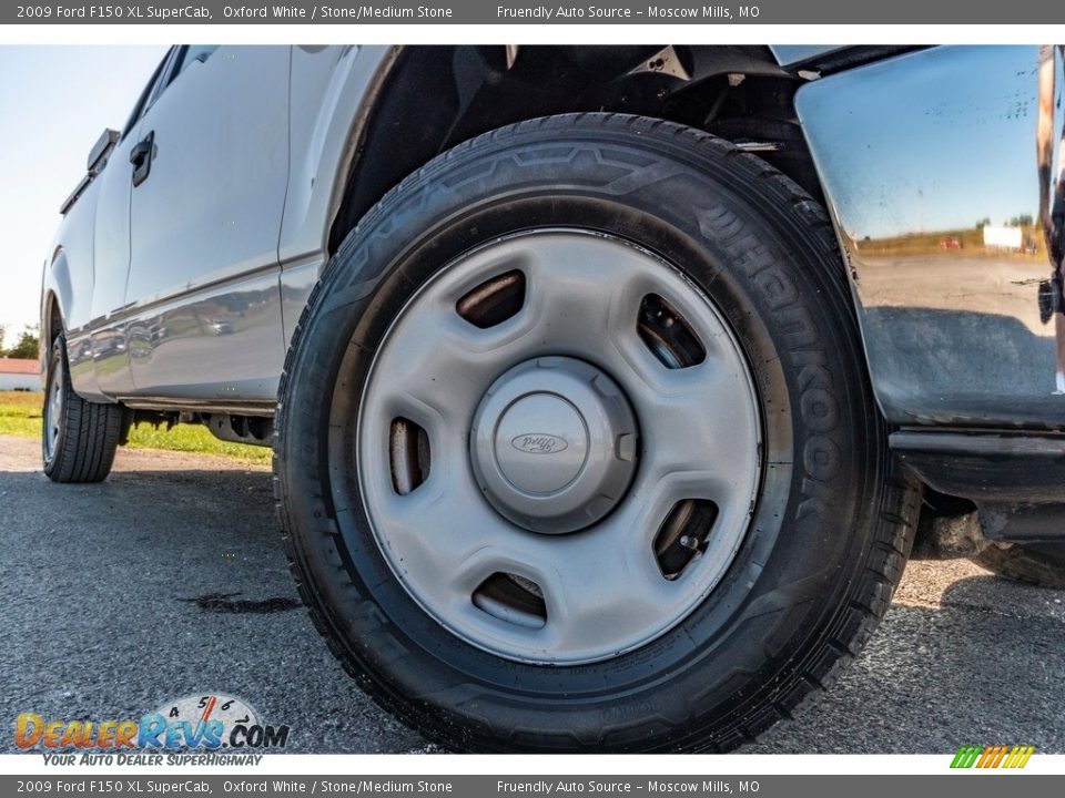 2009 Ford F150 XL SuperCab Oxford White / Stone/Medium Stone Photo #2
