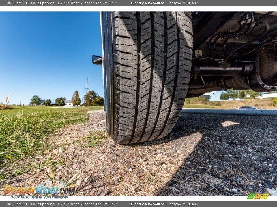 2009 Ford F150 XL SuperCab Oxford White / Stone/Medium Stone Photo #15