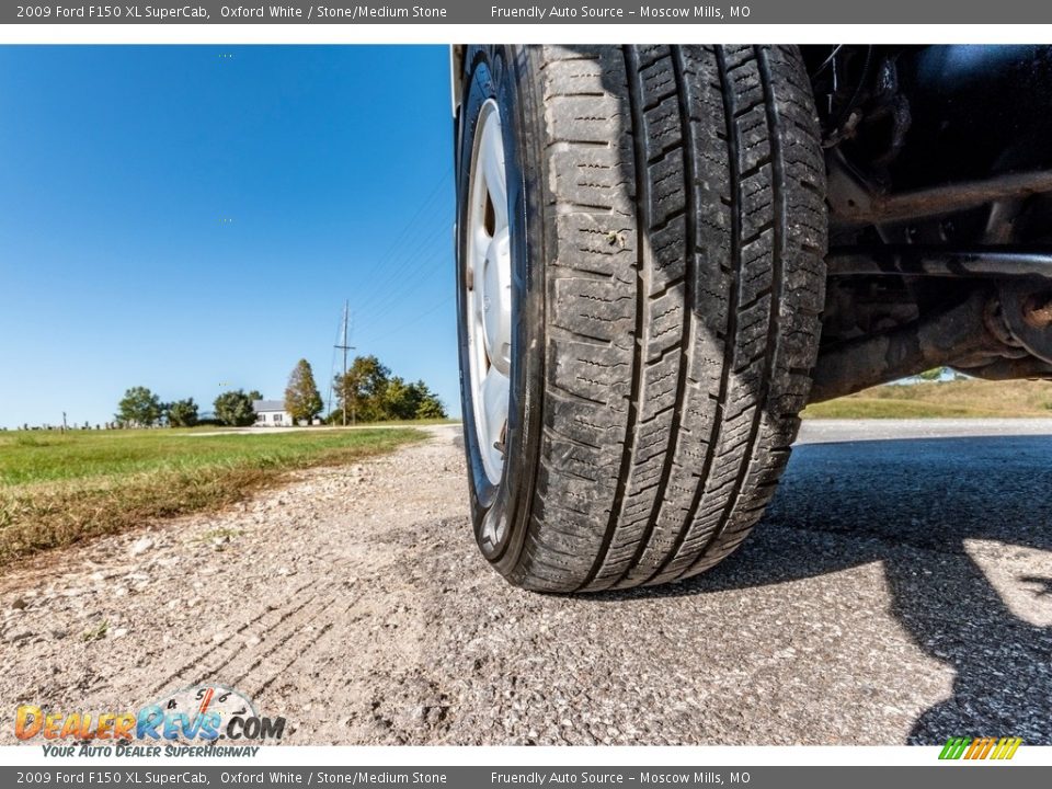 2009 Ford F150 XL SuperCab Oxford White / Stone/Medium Stone Photo #16