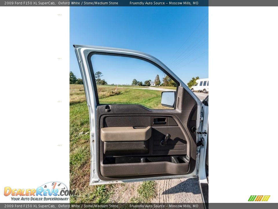 2009 Ford F150 XL SuperCab Oxford White / Stone/Medium Stone Photo #23