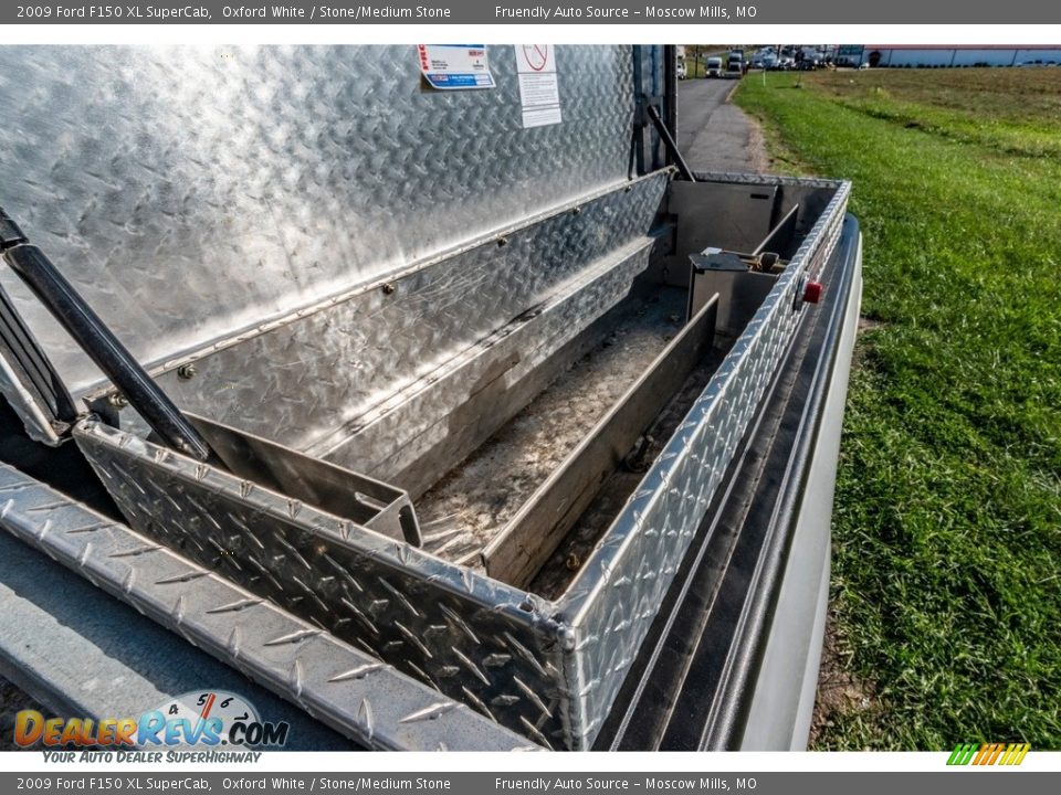 2009 Ford F150 XL SuperCab Oxford White / Stone/Medium Stone Photo #26