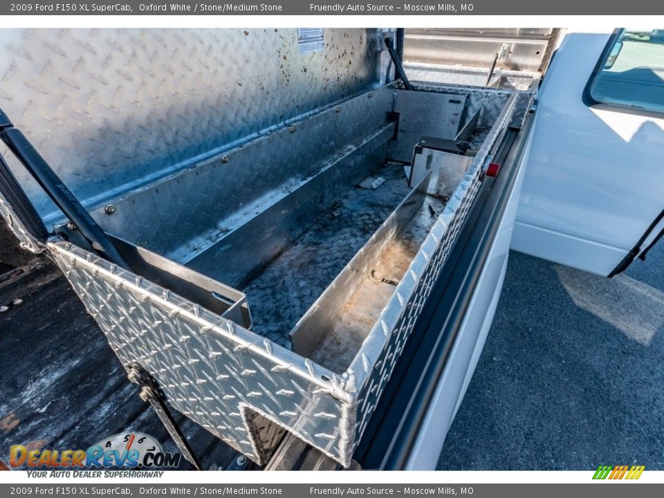 2009 Ford F150 XL SuperCab Oxford White / Stone/Medium Stone Photo #29
