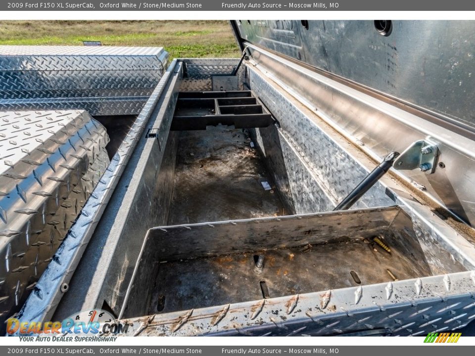 2009 Ford F150 XL SuperCab Oxford White / Stone/Medium Stone Photo #30