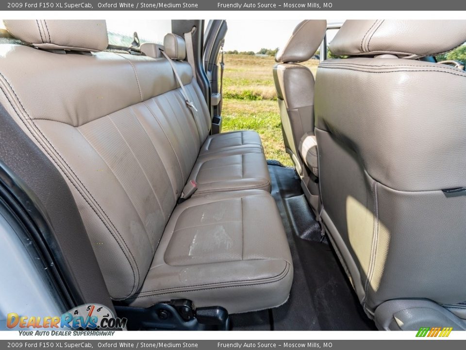 2009 Ford F150 XL SuperCab Oxford White / Stone/Medium Stone Photo #35