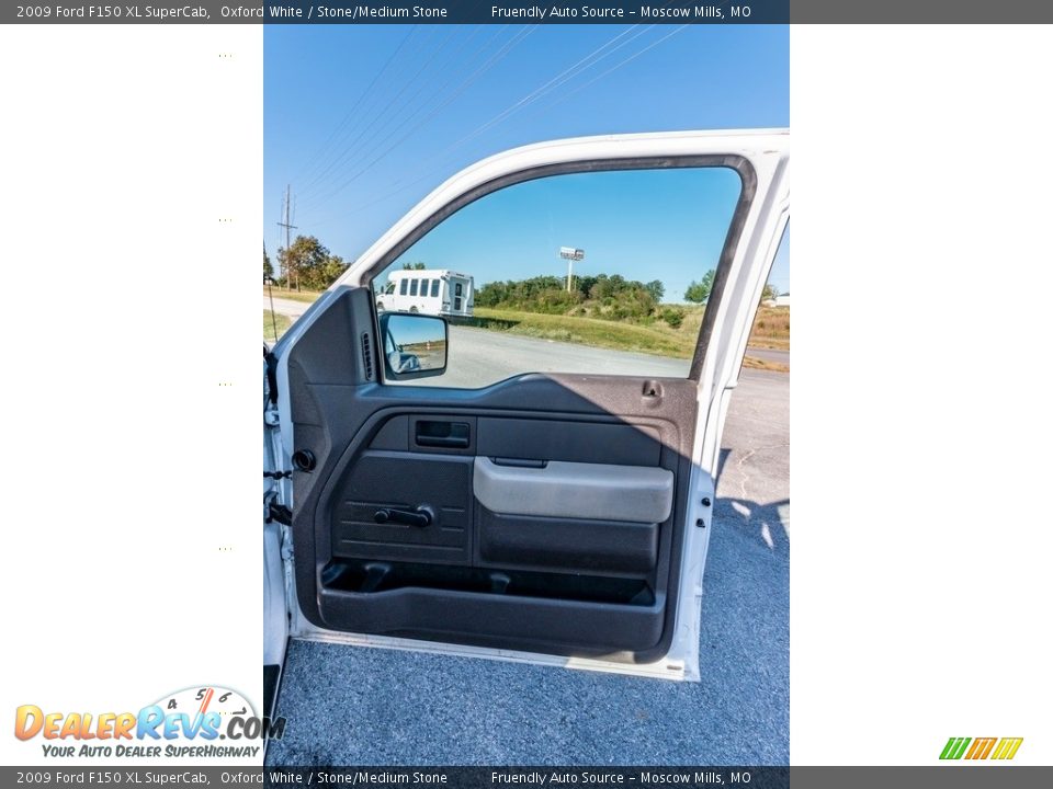 2009 Ford F150 XL SuperCab Oxford White / Stone/Medium Stone Photo #36