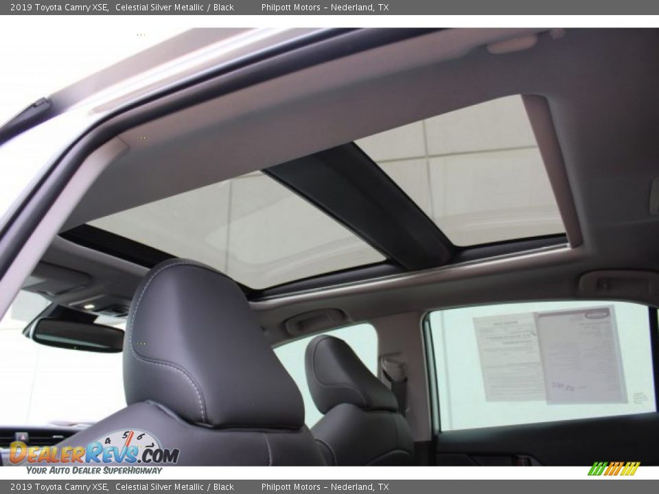 2019 Toyota Camry XSE Celestial Silver Metallic / Black Photo #27