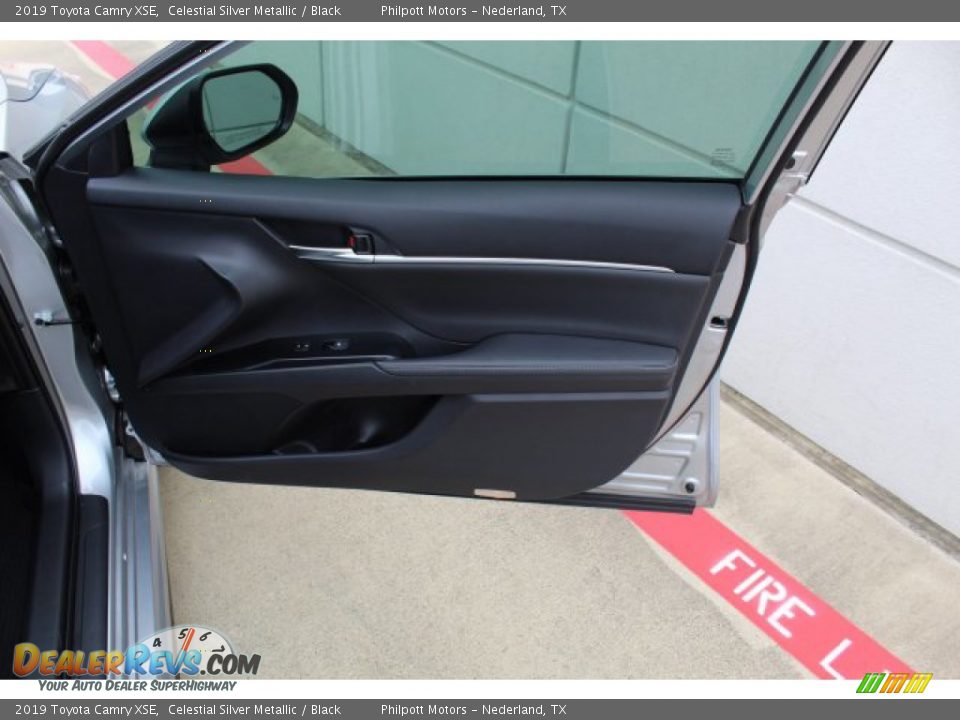 2019 Toyota Camry XSE Celestial Silver Metallic / Black Photo #31