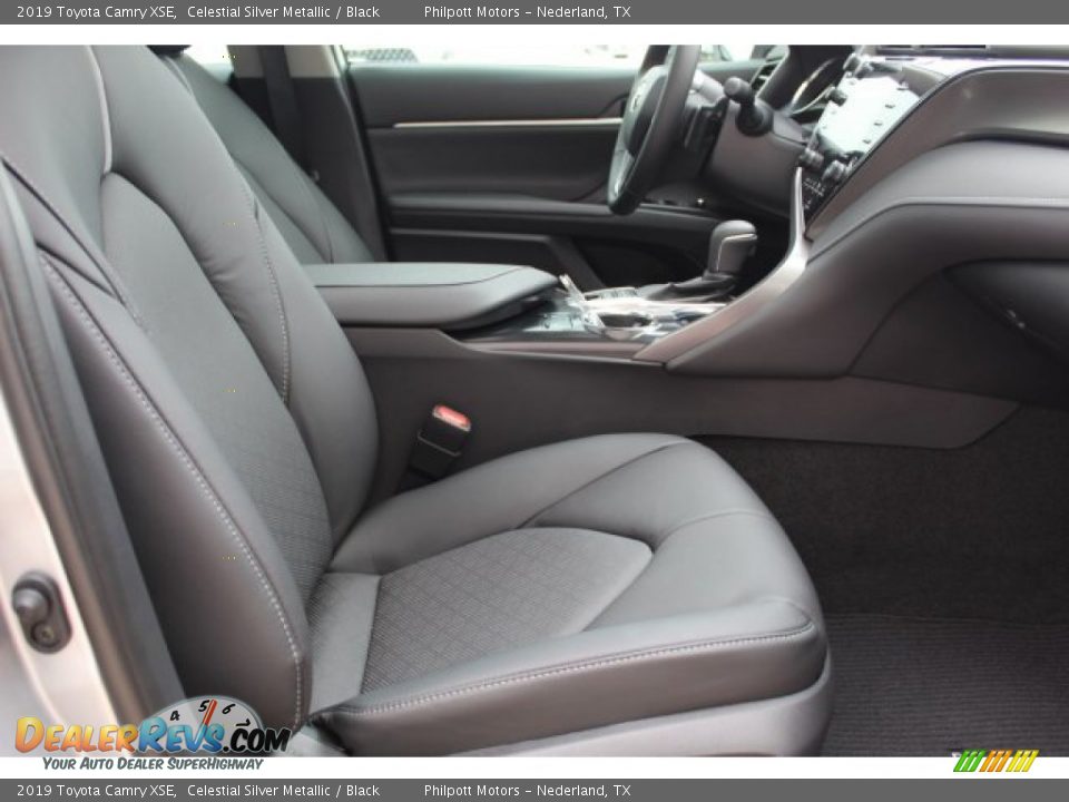 2019 Toyota Camry XSE Celestial Silver Metallic / Black Photo #32
