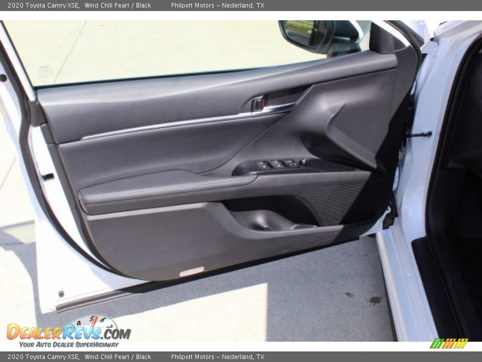 2020 Toyota Camry XSE Wind Chill Pearl / Black Photo #9